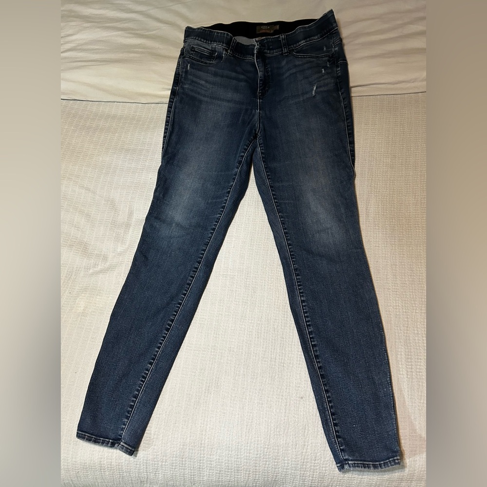 Torrid Bombshell Skinny Super Soft size 20 XT jeans. Dark blue.